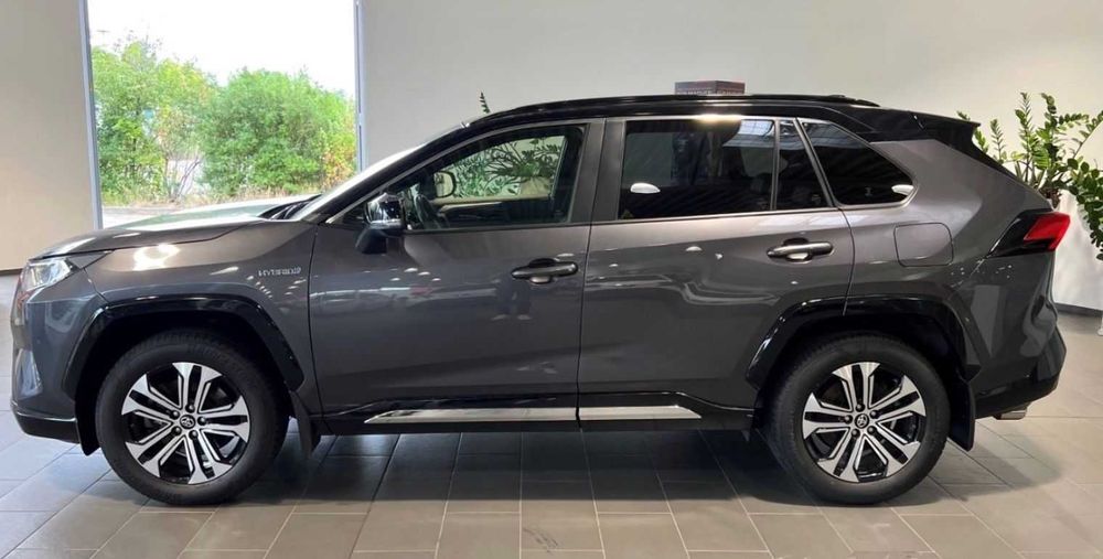Jante 18 Toyota RAV4 anvelope iarna Bridgestone Blizzak 225 60 18