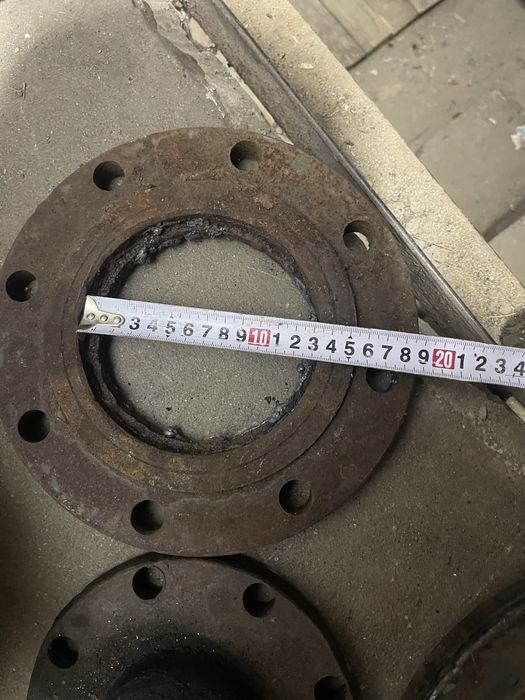 Флянцы стальные  разные диаметра