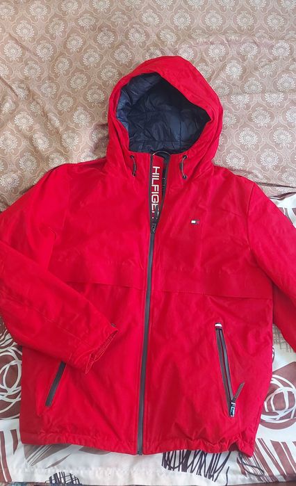 Haină Tommy Hilfiger anti-vânt, impermeabila unisex roșie M