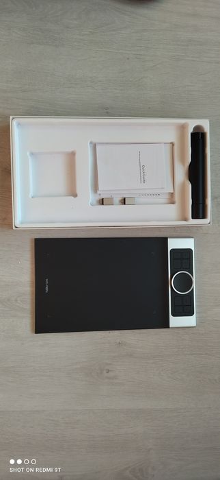 Vând tableta grafica