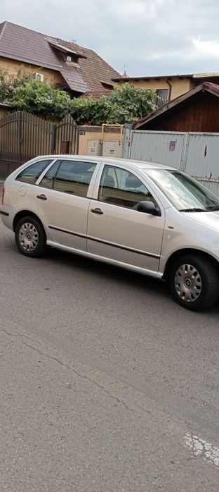 Vând Skoda Fabia 1.4 benzina