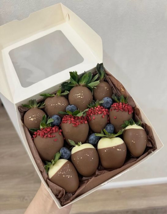 Клубника в шоколаде Астана