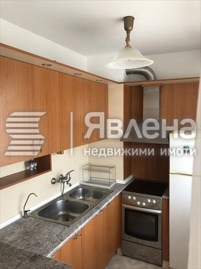 Дава се под наем Четиристаен апартамент в Варна, Младост 1 - 102 кв.м за 499 € - Снимка #3