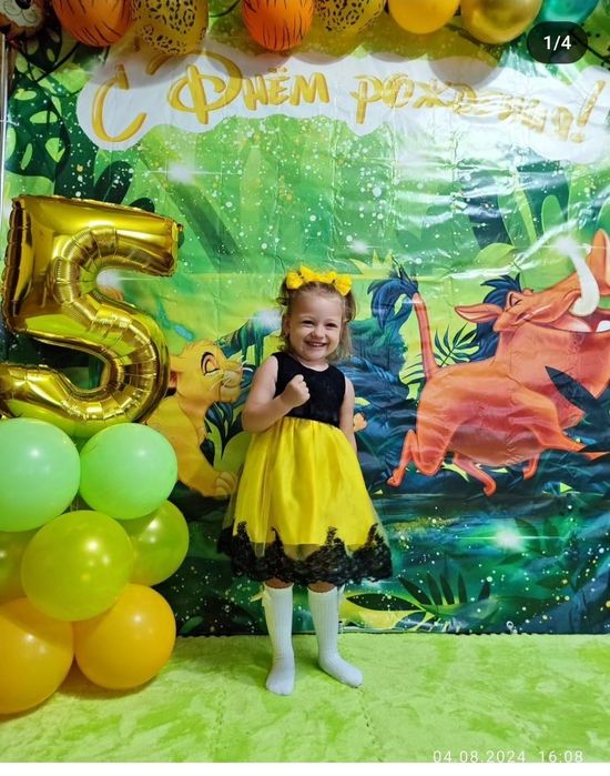 Продам платье от 3 до 5 лет