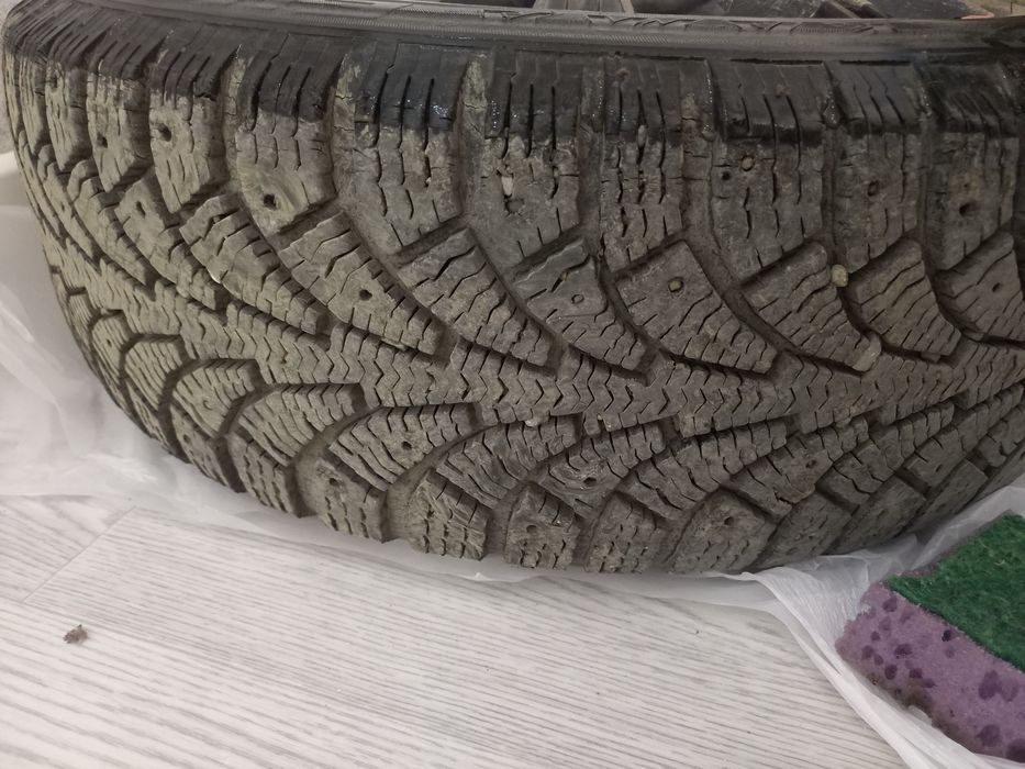 Продам зимние шины 20тыс