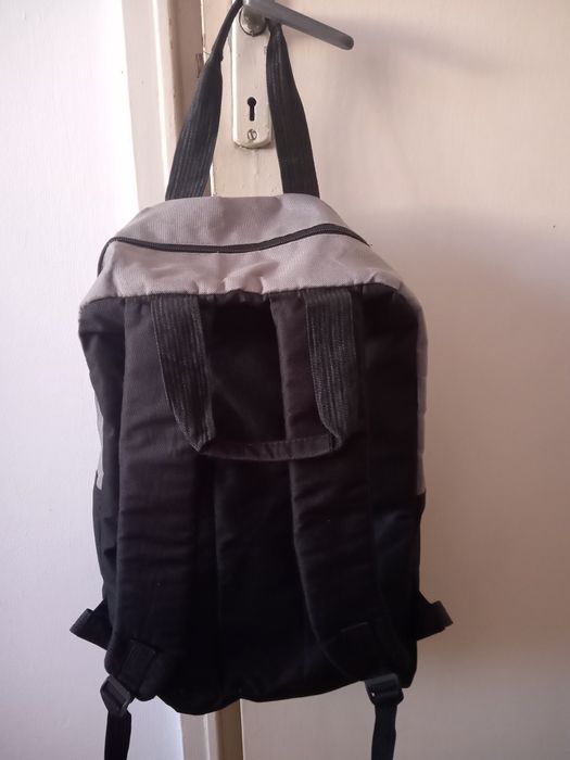 Rucsac unisex gri cu negru