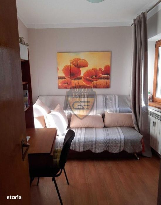 3 camere, Ultracentral la 200 m de plaja ,balcon,  jardiniera, renovat