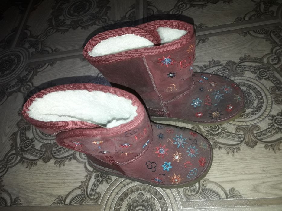 Угги для девочки 27 размер Натуральный мех