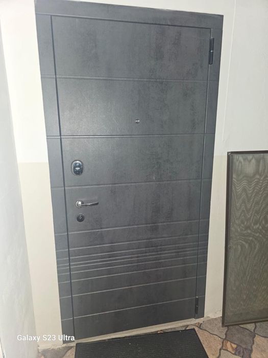 Входная металлическая дверь