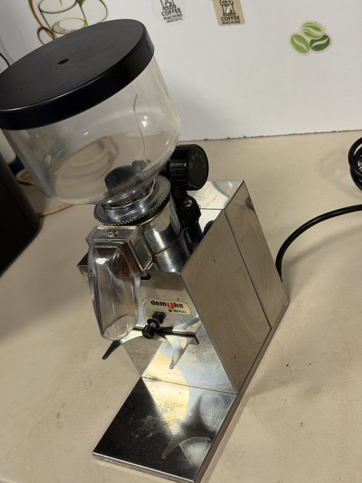 Кафе мелачка за кафе Demoka Mini Moka (GR-0203)