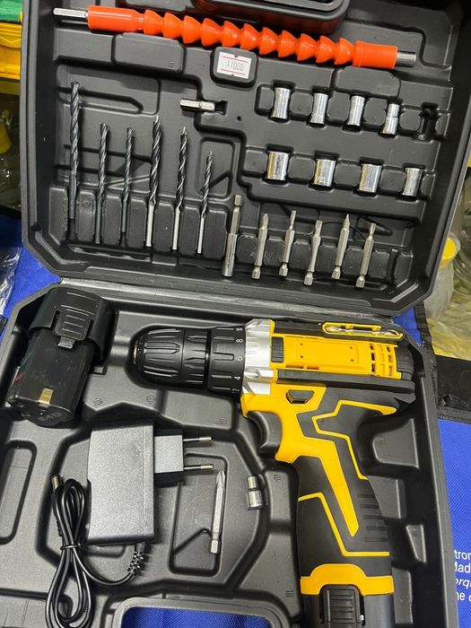 Электрический шуруповерт