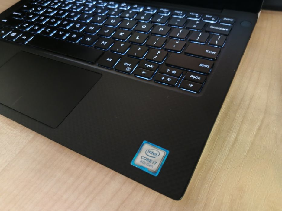 DELL XPS 9370 13,3" 4K UHD Touch/CORE™ i7-8550U/8GB LPDDR3/512GB NVMe!