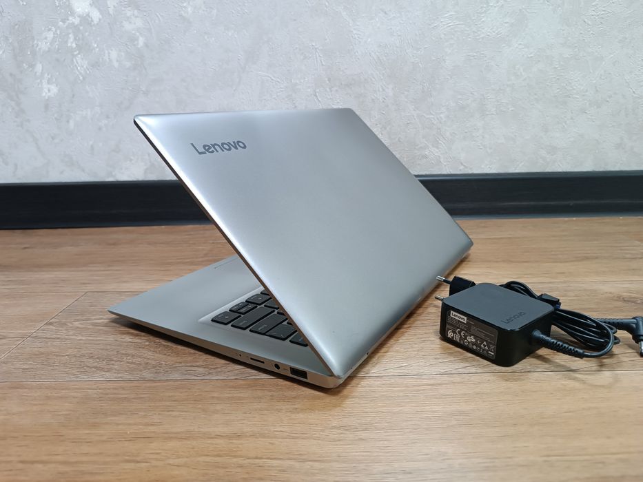 Ноутбук LENOVO SSD Windows 10 Pro.