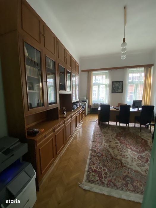 Sediu profesional ultracentral + mansardă | parcare | 218 mp