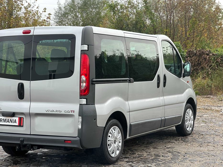 Opel Vivaro*autoturism 8+1 locuri*navigatie*2.0 diesel*aer conditionat