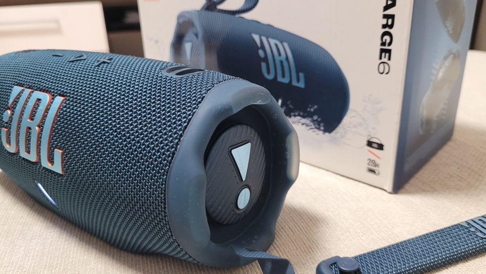 Boxa JBL Charge 6 in cutie- functionala 100%