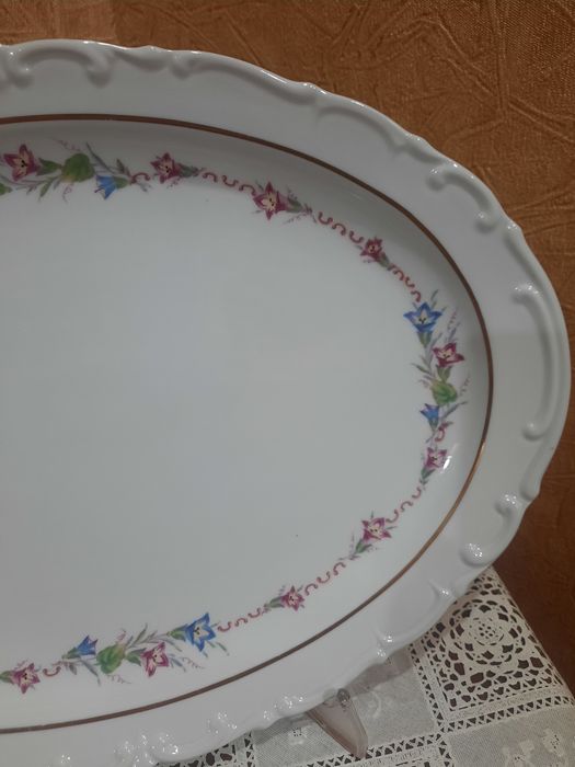 Старая "Каhla"  красивое, сервировочное, овальное блюдо (38×27см).
Без