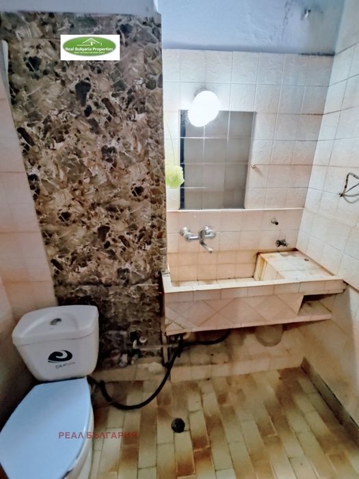 Продава се Двустаен апартамент в Русе, Център - 62 кв.м за 982 €/кв.м - Снимка #11