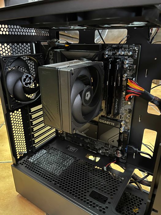 Servicii IT (calculatoare, laptop-uri, PlayStation-uri)