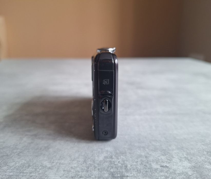 Дигитален фотоапарат Sony Samsung ST50 със зарядно и карта памет