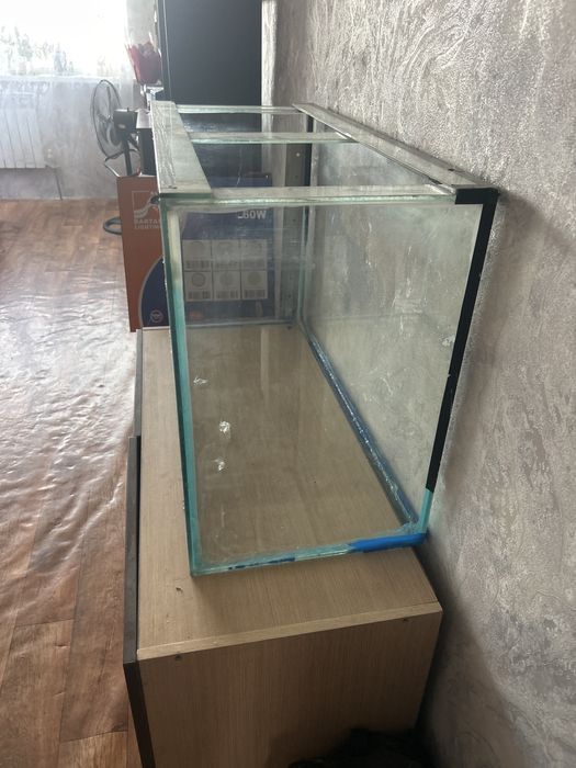 Продам аквариум срочно