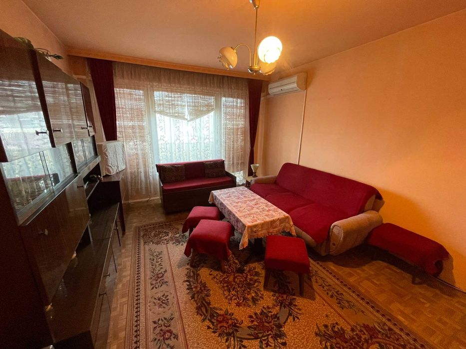 Продава се Тристаен апартамент в Карнобат - 65 кв.м за 1000 €/кв.м - Снимка #1