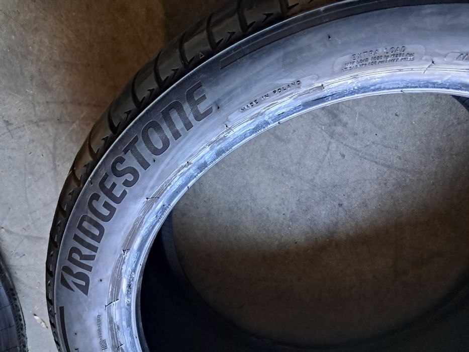 Anvelope second vara 285 40 R21 Bridgestone