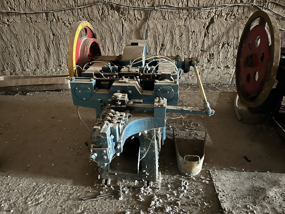 Симга ишлов берадиган ва мих ишлаб чикариган ускуналар