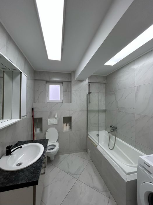 Inchiriez Apartament 3 camere zona Bucium