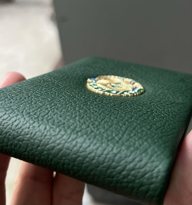 CARD holder maxsus qo’l mehnat bilan ishlangan