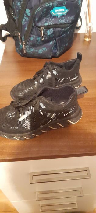 Adidasi  negri copii