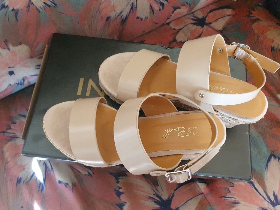 Дамски сандали и летни ботуши