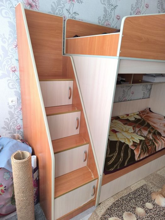 Двухярусная  кровать