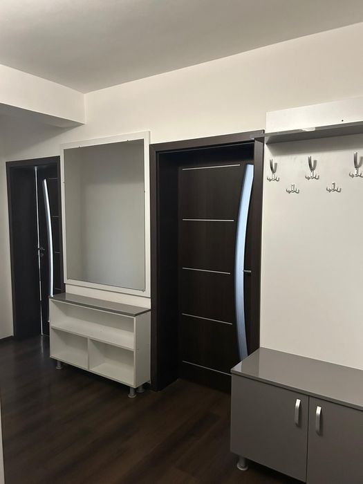 Persoană fizică,  închiriez ap.cu 3 camere  decomandat