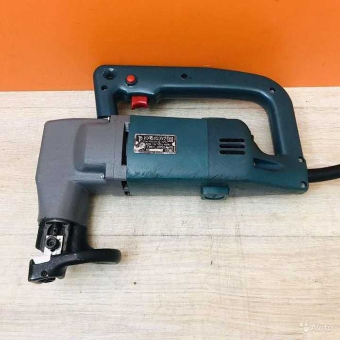 Меняю ноутбук acer emashines полностью рабочий windows 7