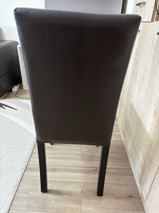 Стол за трапезария