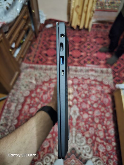 Ультра тонкий лёгкий ноутбук