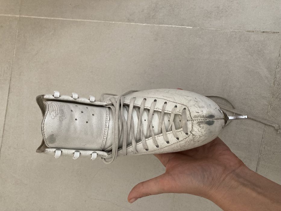 Продам коньки для фигурного катания EDEA