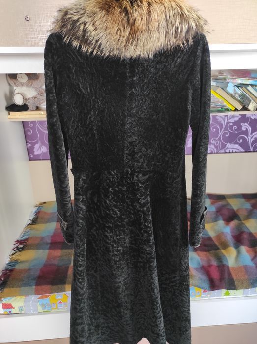 Мутоновая шуба воротник енот