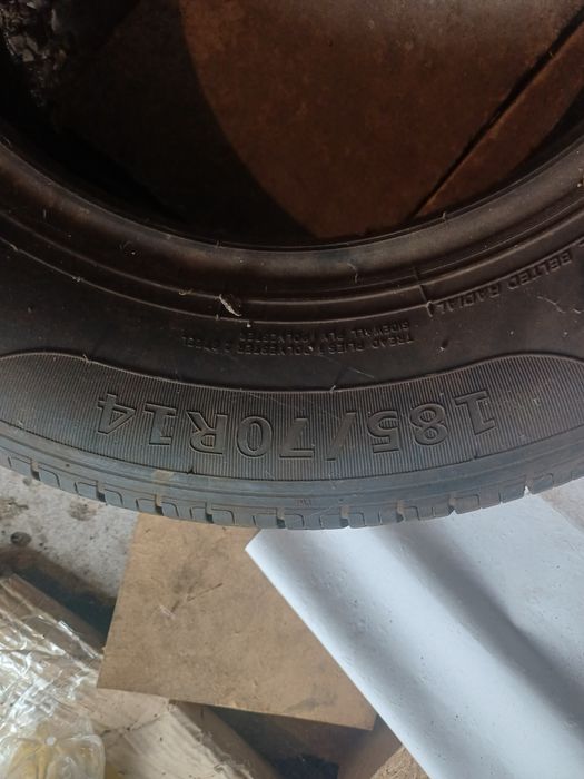Шины 185/70/R14 в отличном состоянии