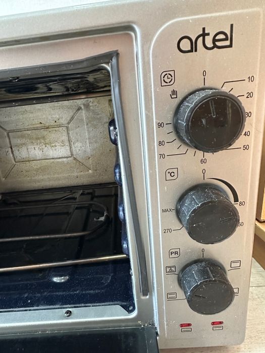 Продаю духовку artel