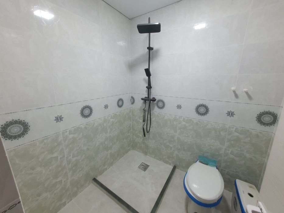 Yangi qirilgan, yashashga tayyor kottej sotiladi