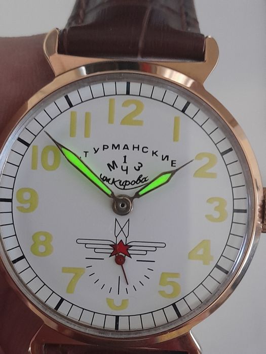 Продам позолоченные часы СССР