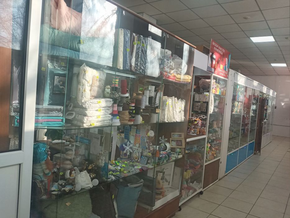 Продаю Витрины б/у в хорошем состоянии