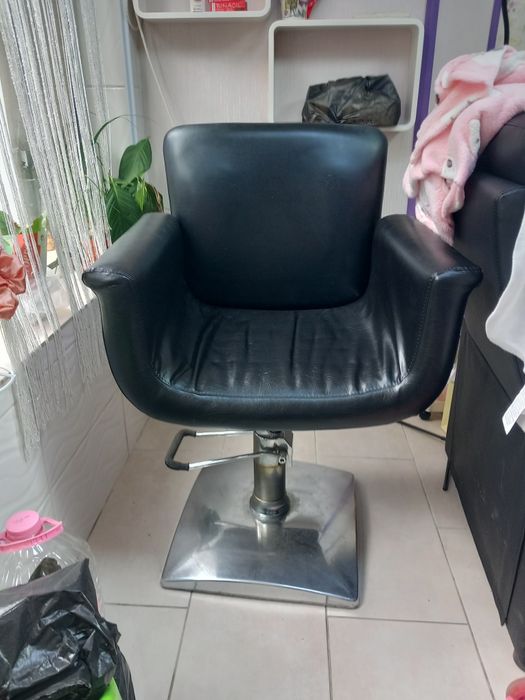 Фризьорски  стол