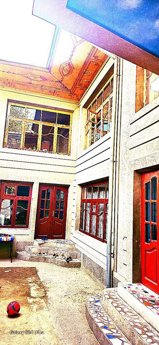 Янги  Тошкент майдонида.  Ер нархида.  Ховли уй жой 11 хонали 8 сотокл