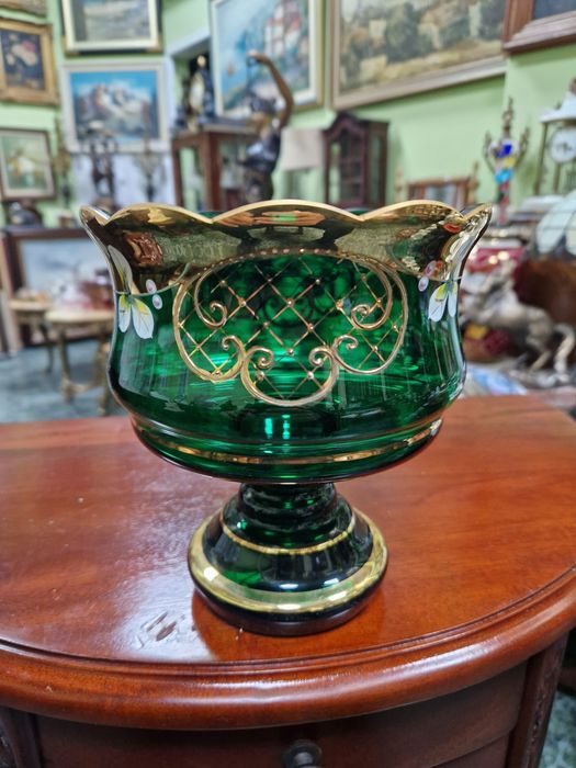 Страхотна антикварна кристална бомбониера купа Бохемия