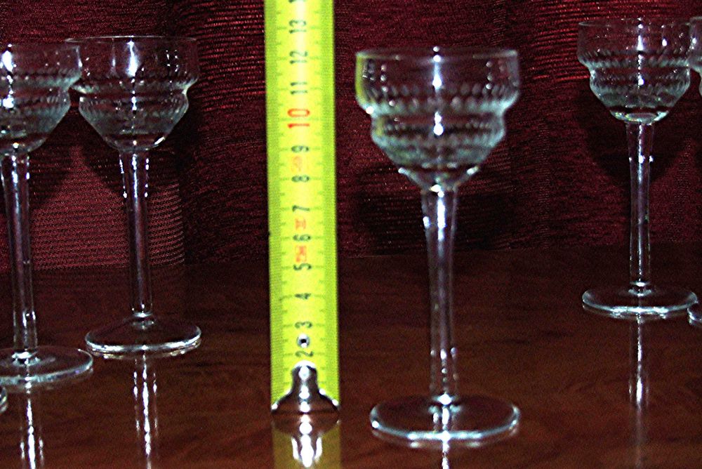 Set 8 Pahare cu picior pt bauturi tari, cristal, pt mese festive, NOI