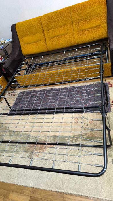 Разтегателен диван