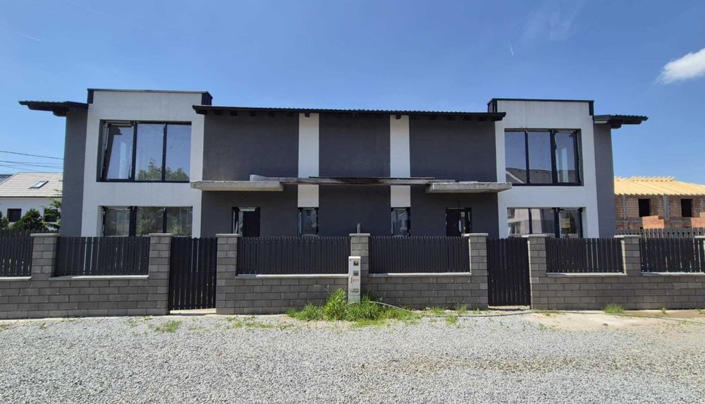 Case tip duplex  constructie premium - 117 mp utili + curte 250 mp Livezeni.  Se predau finisate. Str Subpadure Livezeni, Mures